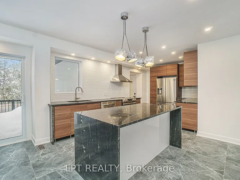 2112 Alta Vista Dr — Photo 8