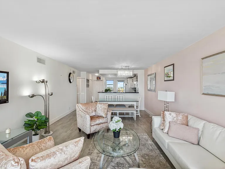 750 N Ocean Blvd #1507 — Photo 12