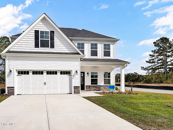 3rd image of 836 Red Sky Drive NE