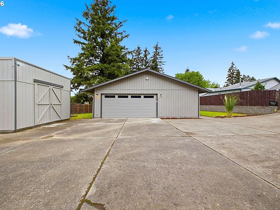 2nd image of 2817 SE 151st Ave