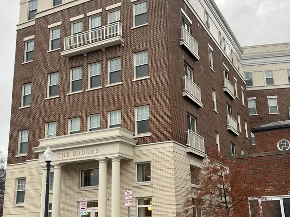 6803 Cameron Dr NW #216, Washington, DC 20012