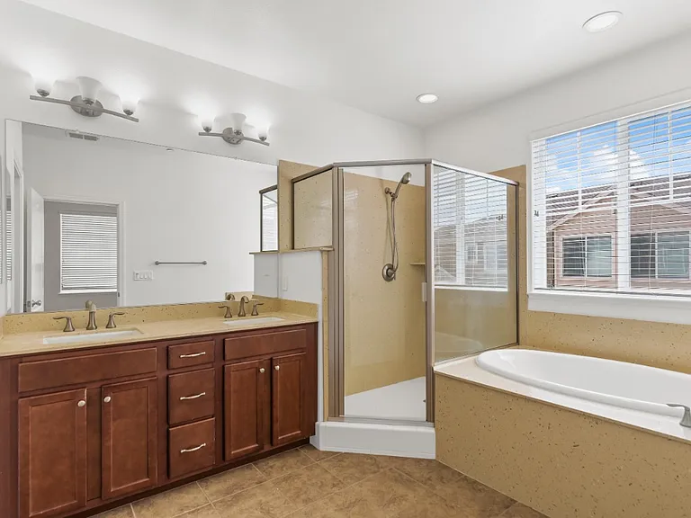 131 Sapphire Ln — Photo 17