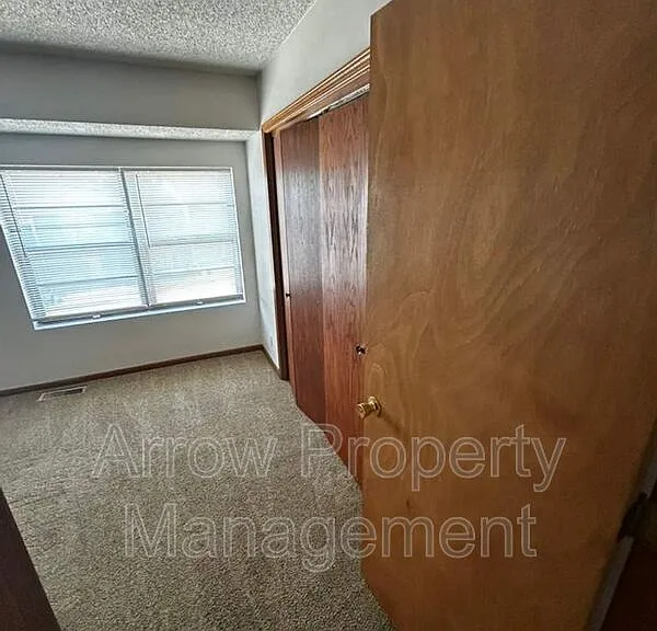 1304 S Jackson St — Photo 12