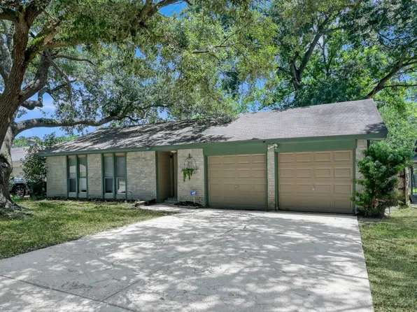 19614 Leaning Timbers Dr, Humble, TX 77346