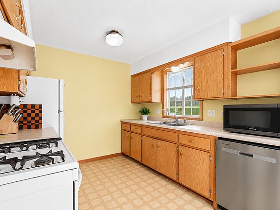 5th image of 31050 Foster Ave