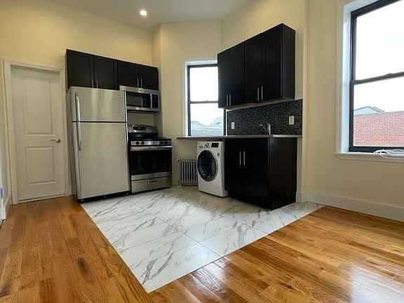4th image of 631 Saint Marks Ave #4B