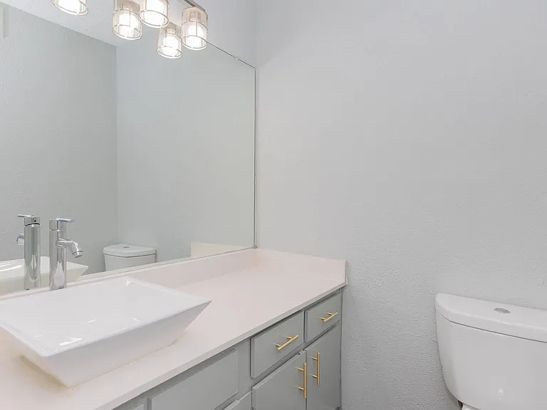 Galleria Flats Apartments — Photo 19