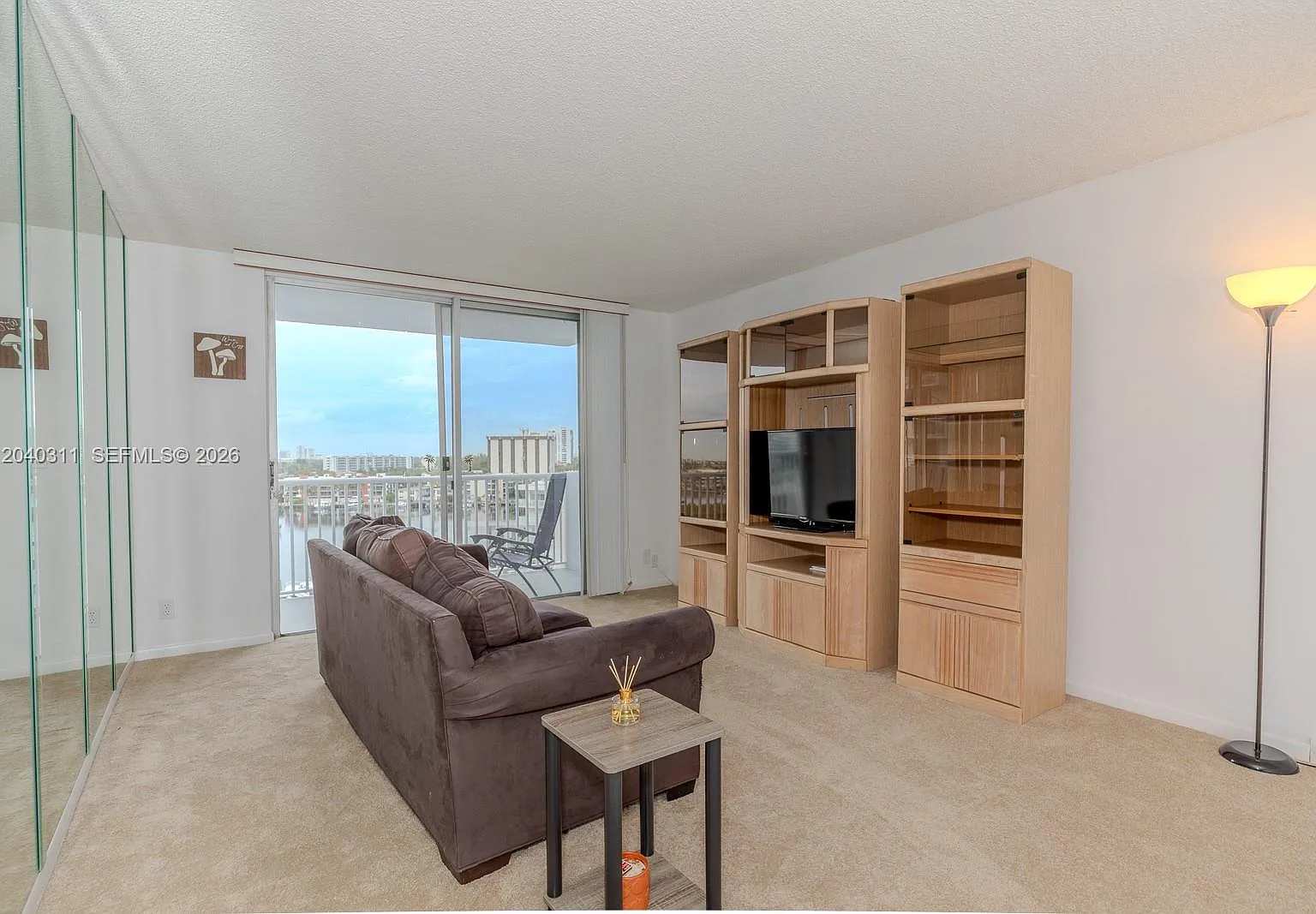 Golden Surf Towers Condo — Photo 4