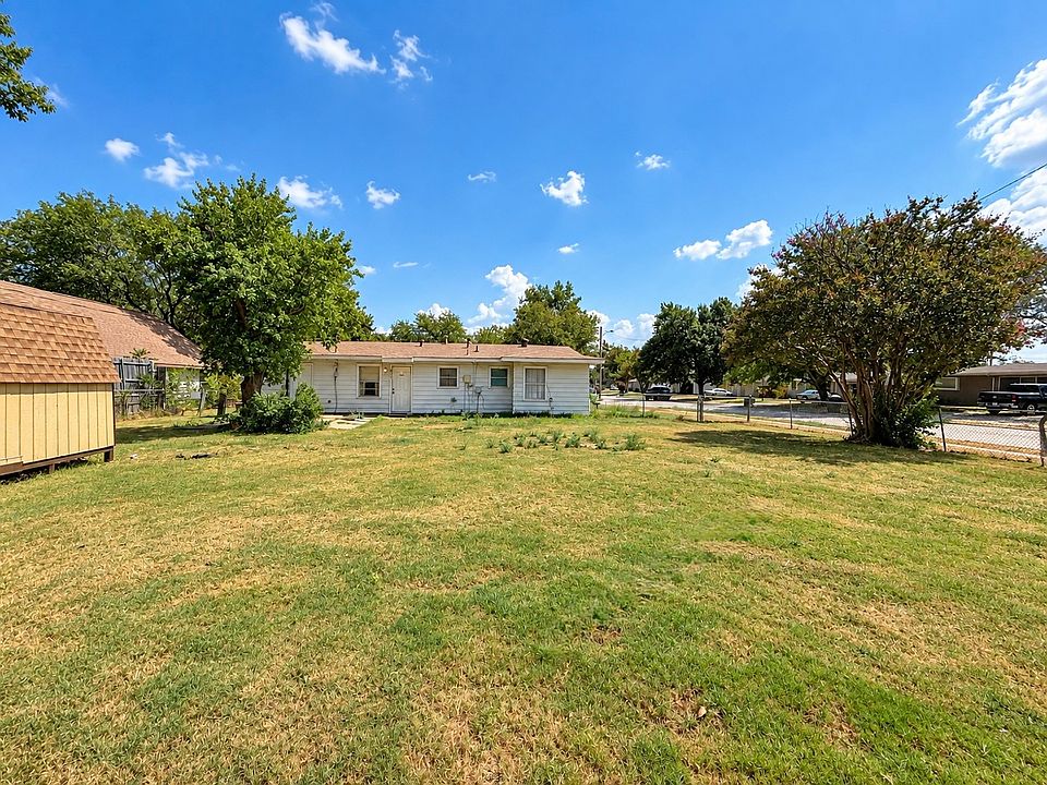 1st image of 2921 Charles Dr