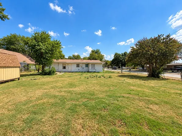 2921 Charles Dr, Garland, TX 75041