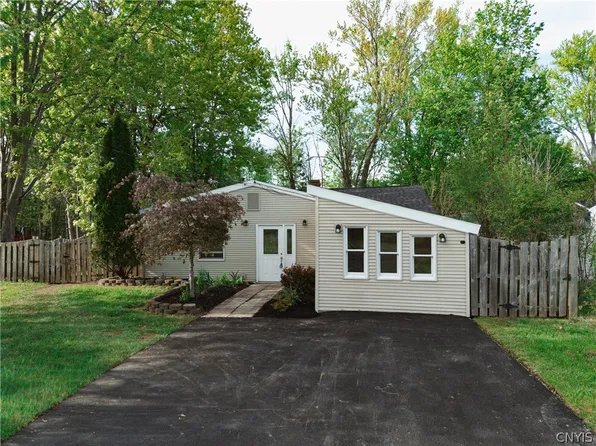 3101 Hope Pl, Baldwinsville, NY 13027