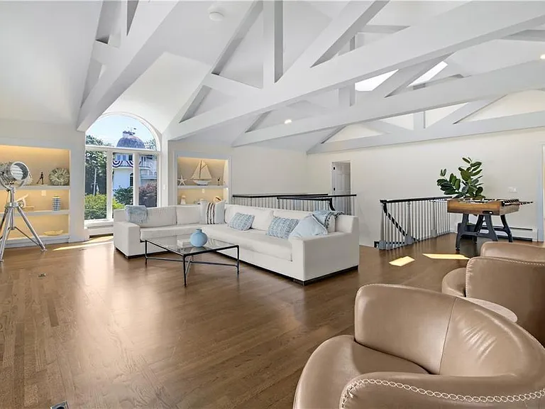 1 Harbor View Dr — Photo 21