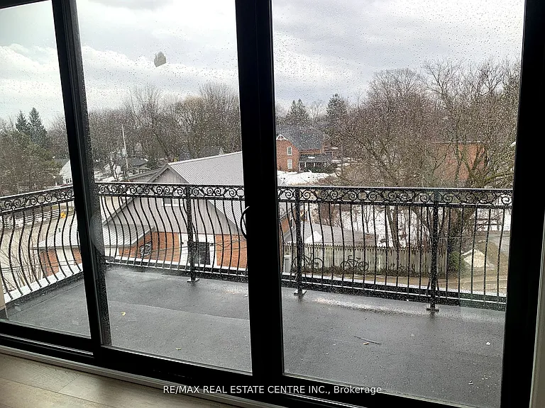 37 Armstrong St #3 — Photo 24