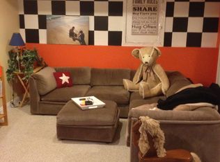 465 Bexley St, Highlands Ranch, CO 80126