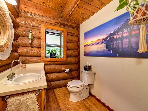 4th image of 4589 Jenkinson Cir