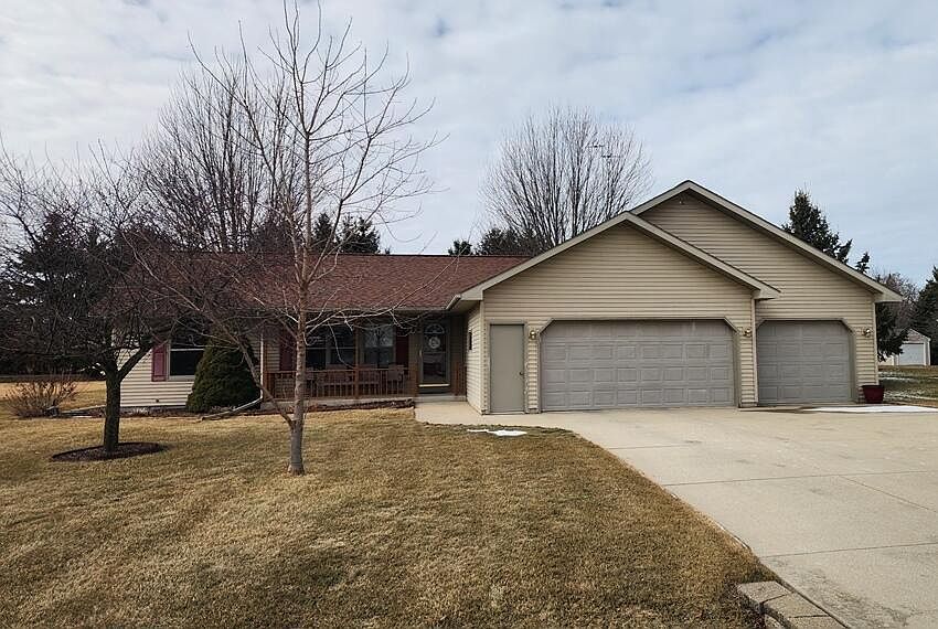 1st image of 216 Mulberry DRIVE
