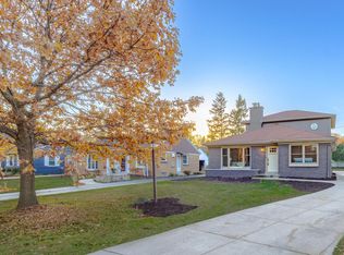 8201 N Whitney Rd, Fox Pt, WI 53217