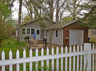 562 Elmwood Rd, Bay Village, OH 44140