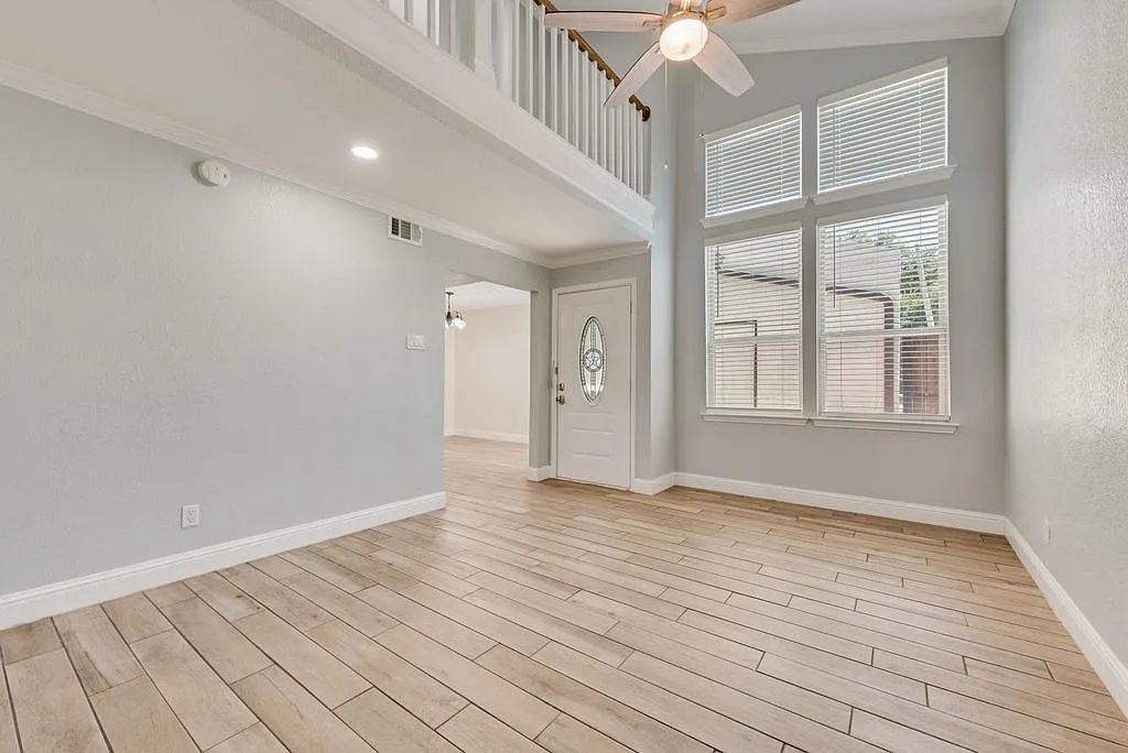 3 bed, 2.0 bath, 1485 sqft, $2,500 — Photo 2