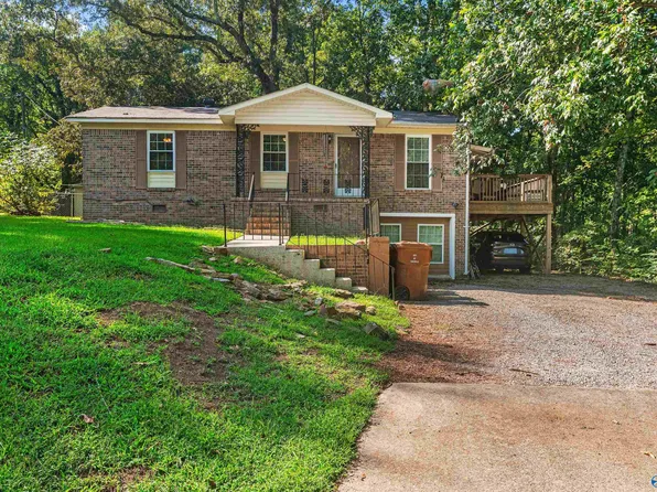 1618 Woodview Dr SW, Hartselle, AL 35640