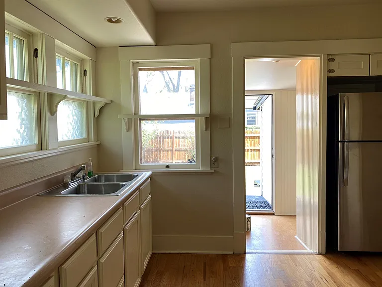 620 E Fontanero St — Photo 7
