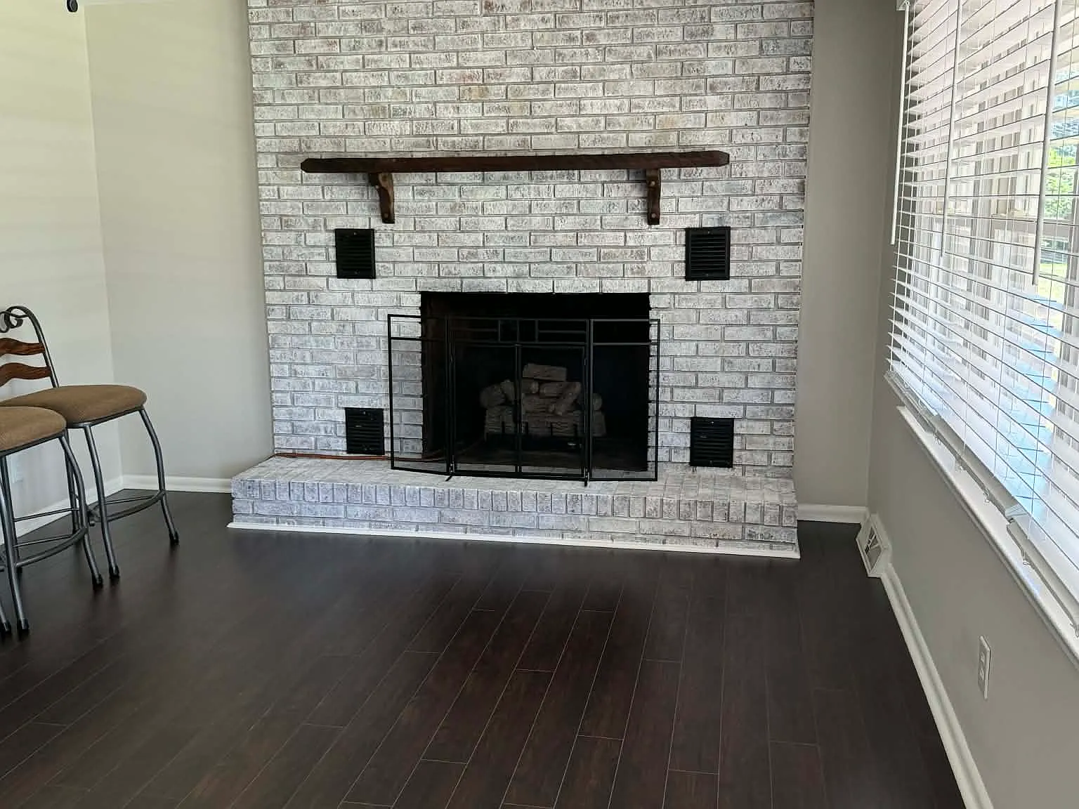 3 bed, 1.5 bath, 1404 sqft, $1,700 — Photo 2