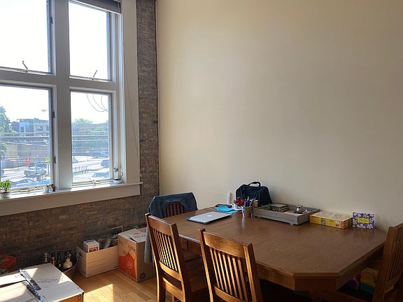 4th image of 3120 N Lincoln Ave