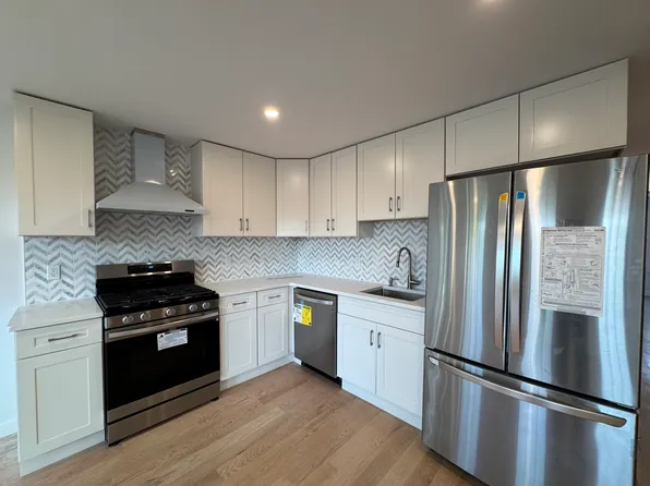 21542 40th Ave #2, Bayside, NY 11361
