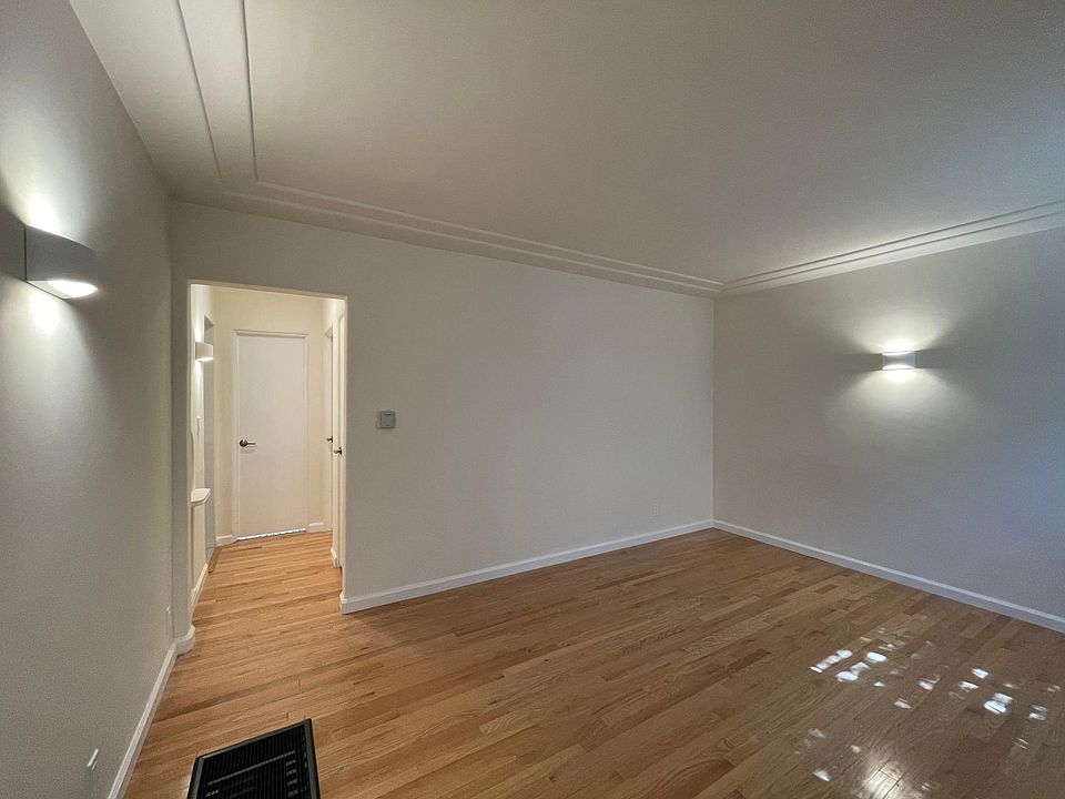 1st image of 1807 Oak St #1809