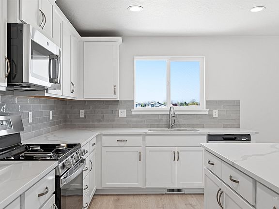 5th image of 17606 Moon Ridge Pl