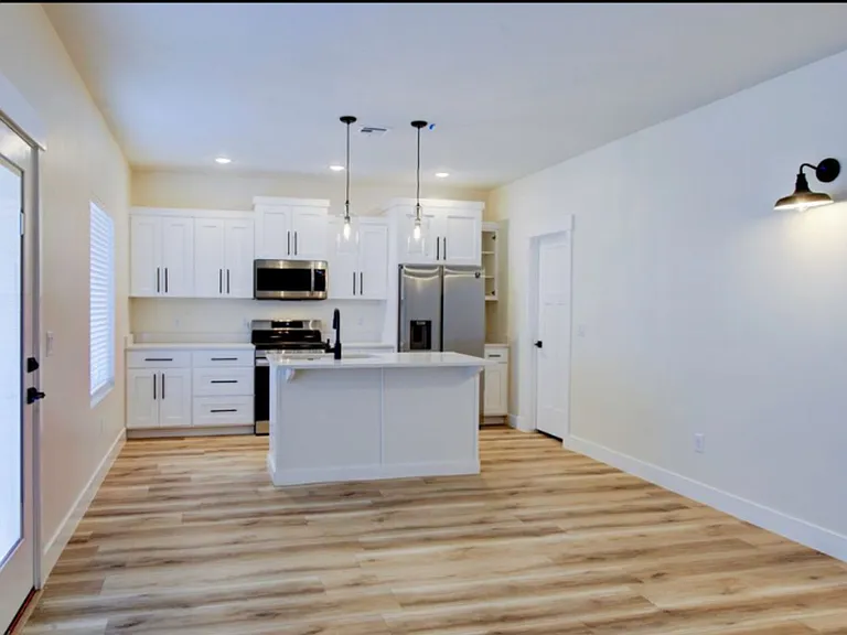 2875 Cody Dr #7 — Photo 4
