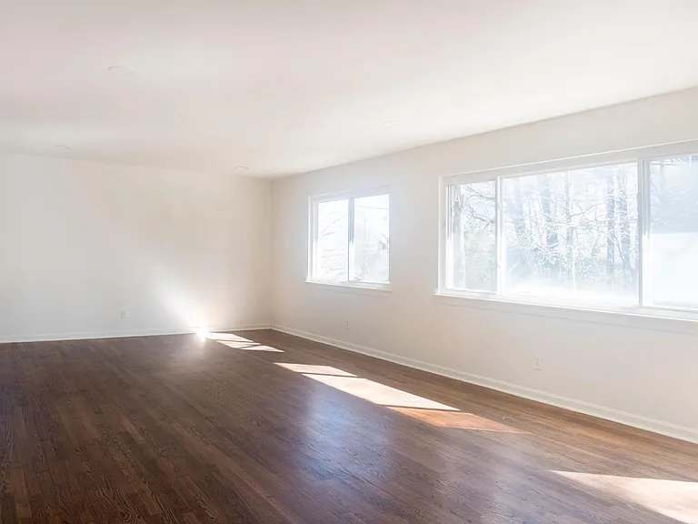 3952 Overheights Dr — Photo 5