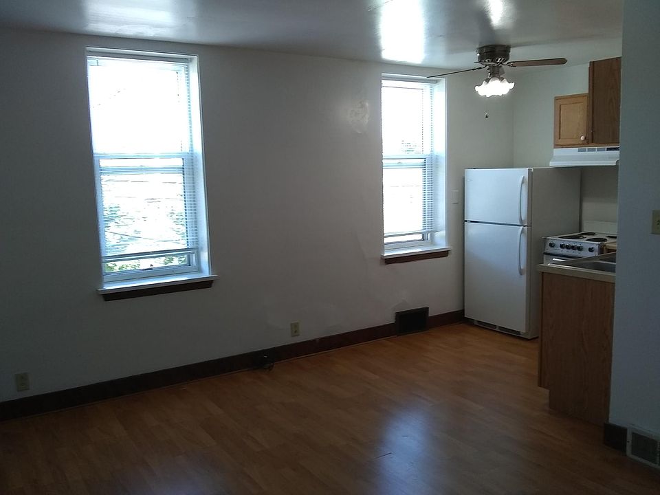 313 Wauponsee St Morris IL Zillow