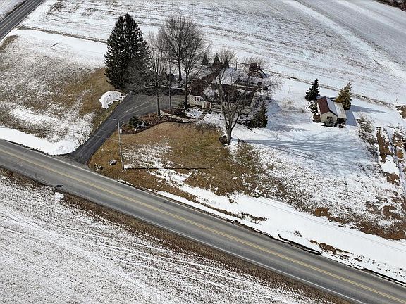 2nd image of 61 W Rosebud Rd