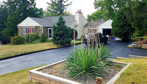 29 Robins Ln Photo 1