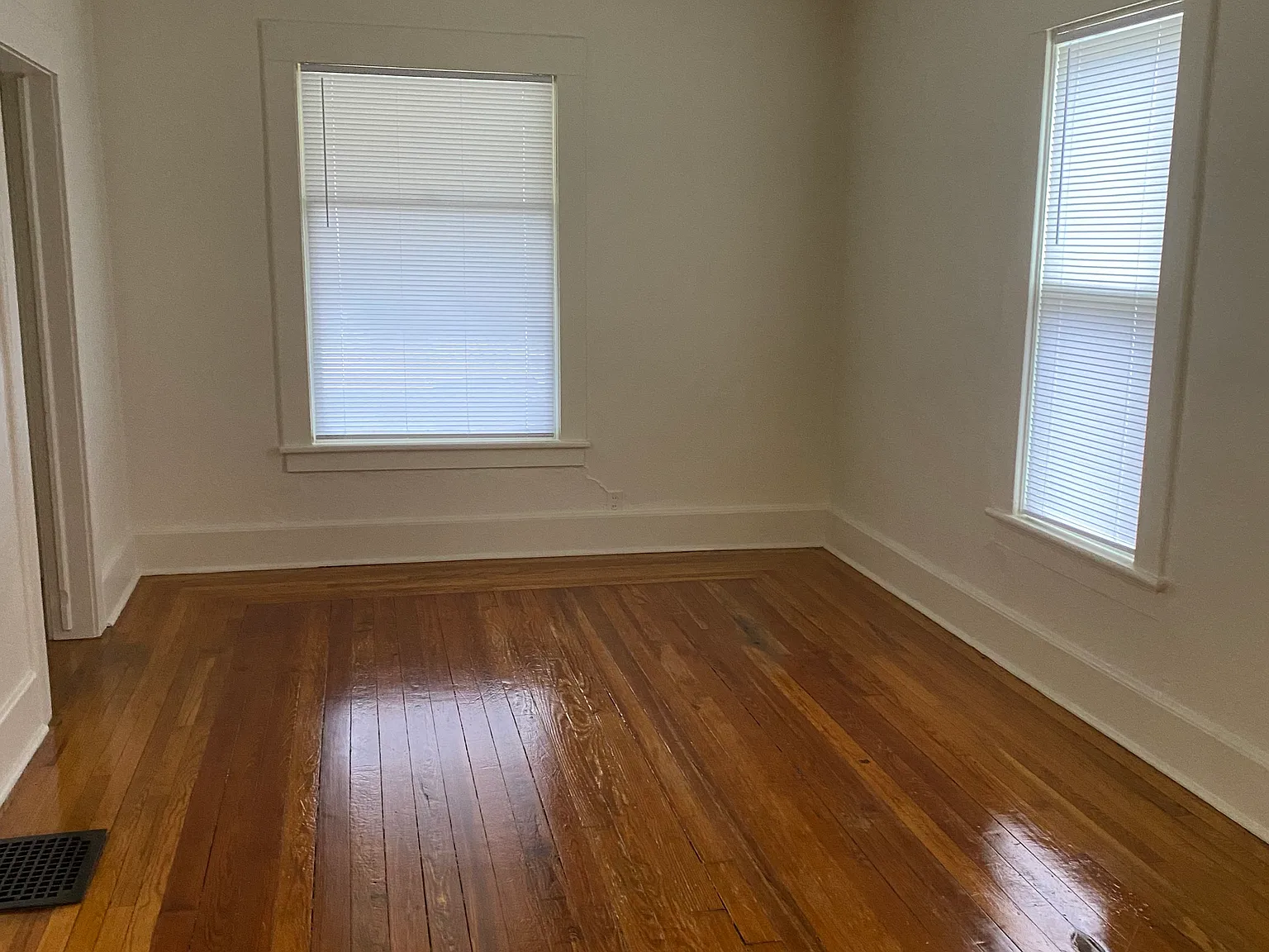 523 N Walnut St — Photo 4