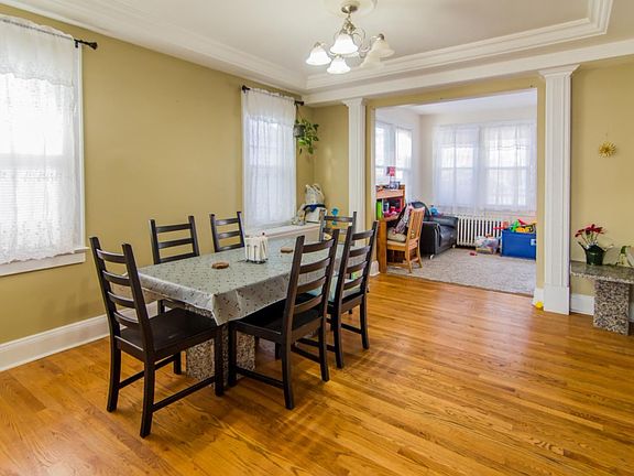 5th image of 451 Lawton Ave