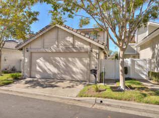 951 S Park Rim Cir, Anaheim, CA 92807