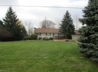 15463 Almont Rd, Allenton, MI 48002