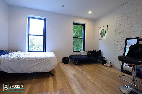 Rented by null | media 34