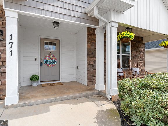 3rd image of 171 Hawks Ridge Trce