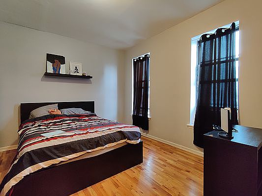 5th image of 2027 Pacific St #5B