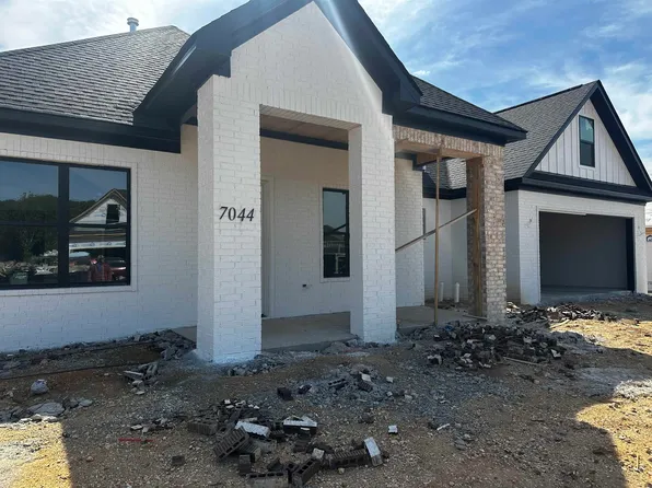 7044 Star Dust Ln, Alexander, AR 72002