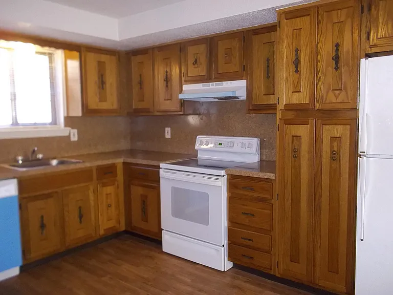 100 Mark Ln #F9 — Photo 6