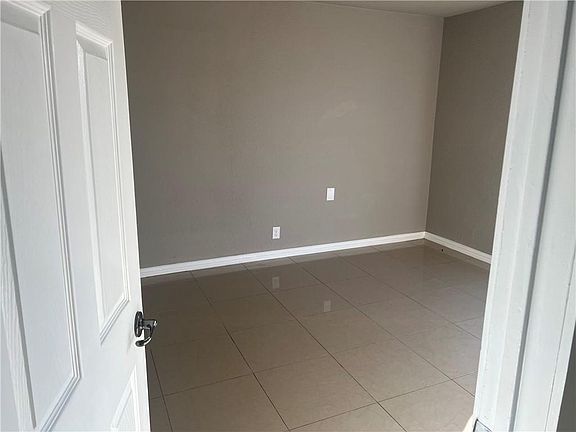 2nd image of 15504 Spring Hill Ln