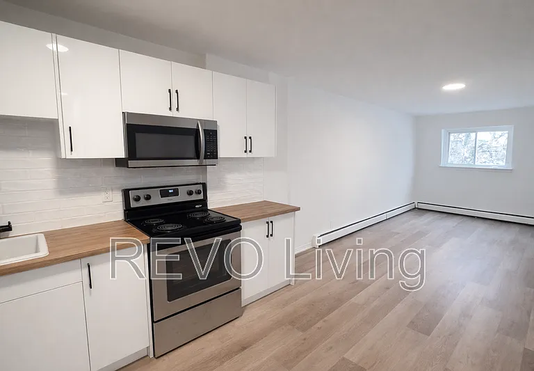 187 Church St #8 — Photo 2