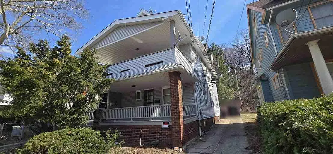 Endora Triplex — Photo 1