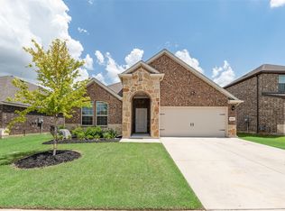 10108 Autumn Leaves Ln, Aubrey, TX 76227