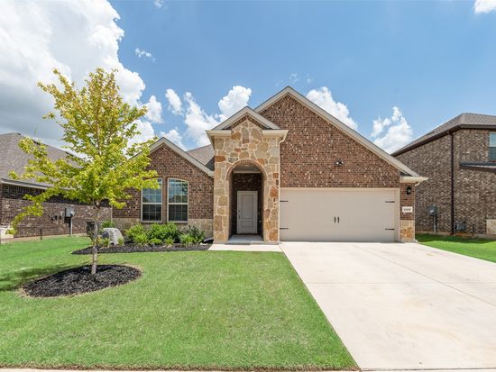 10108 Autumn Leaves Ln, Aubrey, TX 76227