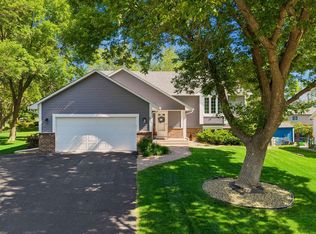 9056 Glacier Rd, Woodbury, MN 55125